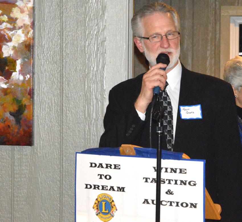 Kevin Gratz the very personable MC for the fun filled evening at the Dare to Dream auction. Dare to Dream Fundraiser